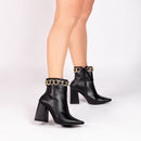 Bota cano médio - Detalhe em corrente - Salto alto, bloco, grosso 9 cm/Feminino