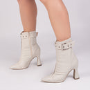 Bota cano médio - Salto taça - Salto alto 9 cm - detalhe em fivela/Feminino